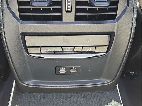 Used 2023 BMW 330i Sedan w/ Premium Package RWD image 14