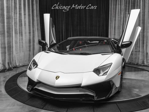 Used 2016 Lamborghini Aventador LP 750-4 Superveloce image 2
