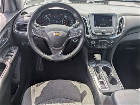 Used 2024 Chevrolet Equinox LT AWD/4WD image 17