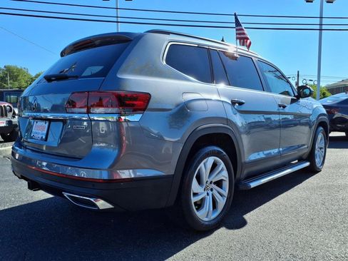 Certified 2022 Volkswagen Atlas SE image 6