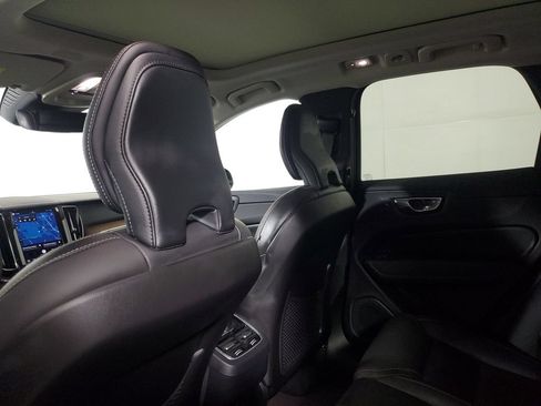 Certified 2023 Volvo XC60 B5 Ultimate w/ Climate Package FWD image 16