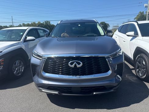 Used 2023 INFINITI QX60 Sensory w/ Vision Package AWD/4WD image 3