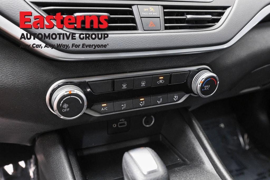 Used 2024 Nissan Altima 2.5 S FWD image 19