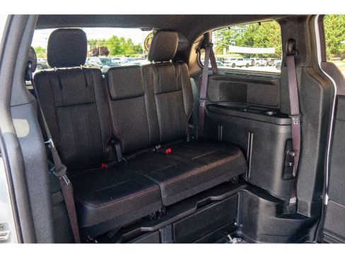 Used 2015 Dodge Grand Caravan R/T w/ Safety Sphere Group FWD image 25