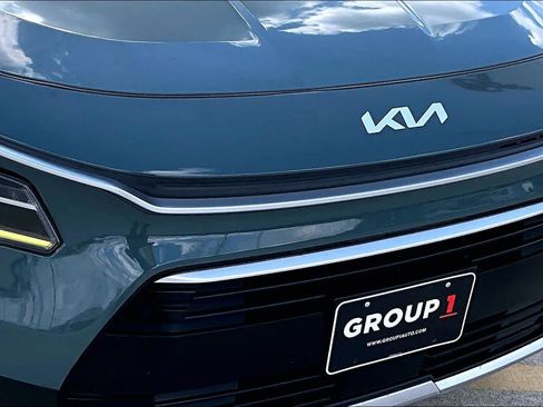 Used 2023 Kia Niro EX FWD image 50