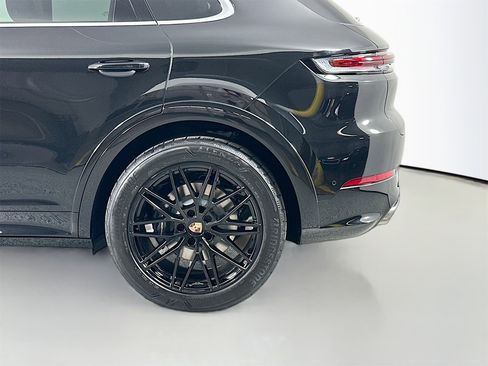 New 2026 Porsche Cayenne image 12