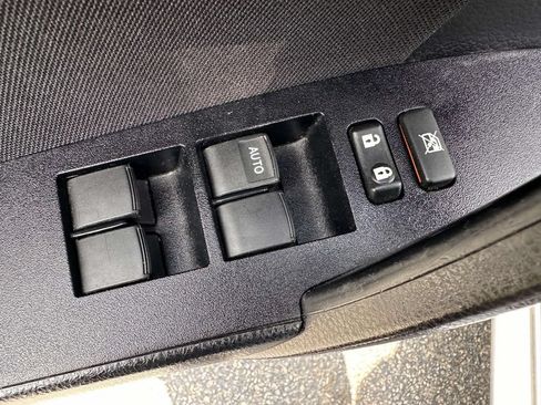 Used 2014 Toyota Corolla LE FWD image 9