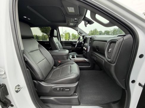 Used 2019 GMC Sierra 1500 SLT w/ SLT Premium Plus Package AWD/4WD image 18