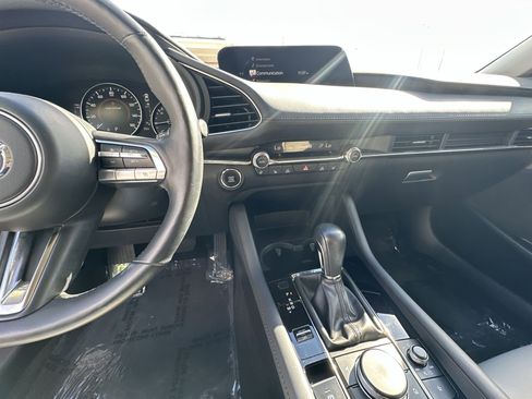 Used 2022 MAZDA MAZDA3 s image 24
