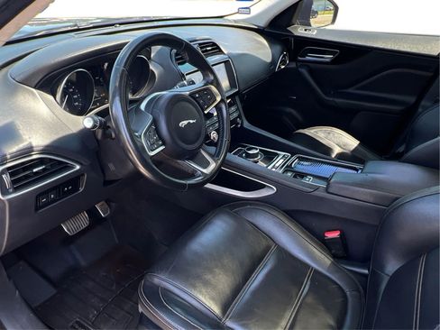 Used 2019 Jaguar F-PACE Prestige AWD/4WD image 16