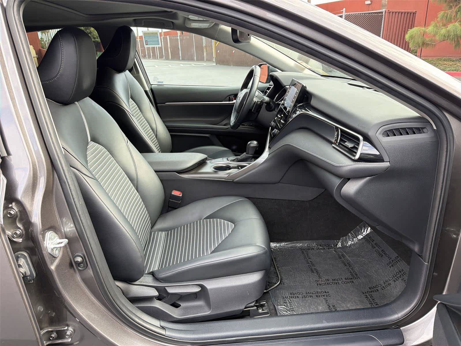 Used 2022 Toyota Camry SE w/ Convenience Package FWD image 15