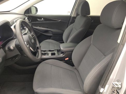 Used 2019 Kia Sorento L FWD image 17