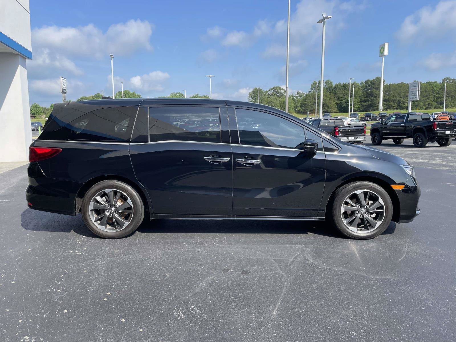 Used 2024 Honda Odyssey Elite image 2