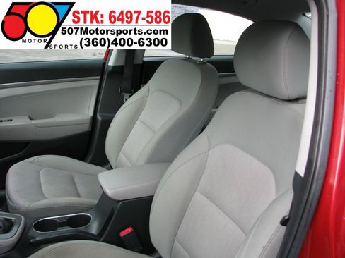 Used 2017 Hyundai Elantra SE FWD image 17