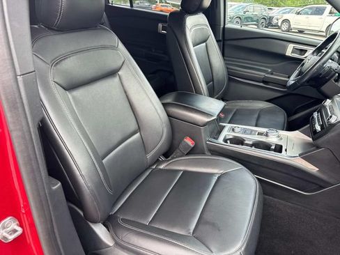 Used 2020 Ford Explorer XLT w/ Equipment Group 202A AWD/4WD image 26