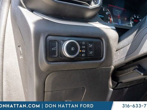 Used 2023 Ford Explorer XLT w/ Equipment Group 202A AWD/4WD image 17