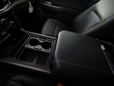 Used 2026 Ford F250 Lariat w/ Tremor Off-Road Package image 37