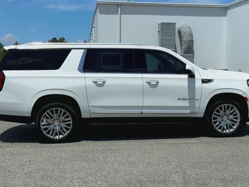 Used 2024 GMC Yukon XL Denali w/ Advanced Technology Package RWD image 9