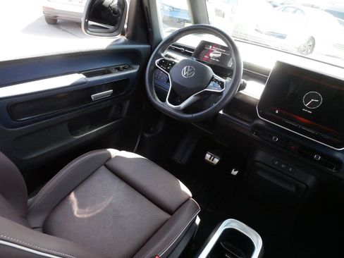 Certified 2025 Volkswagen ID. Buzz Pro S Plus AWD/4WD image 9