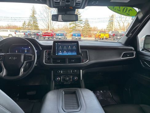 Used 2023 Chevrolet Suburban Z71 w/ Luxury Package image 35