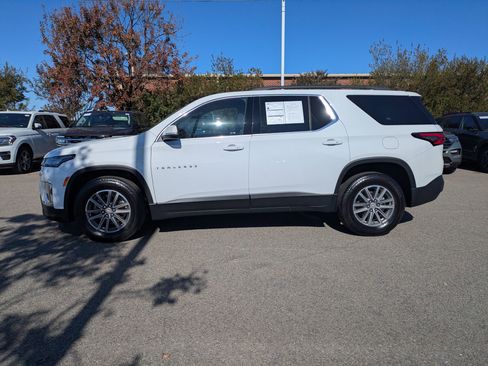 Used 2024 Chevrolet Traverse LT image 7
