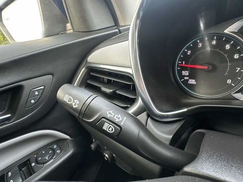 Used 2022 Chevrolet Equinox LT FWD image 29
