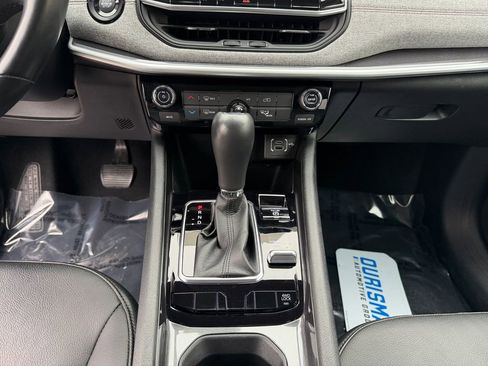 Used 2022 Jeep Compass Latitude image 11