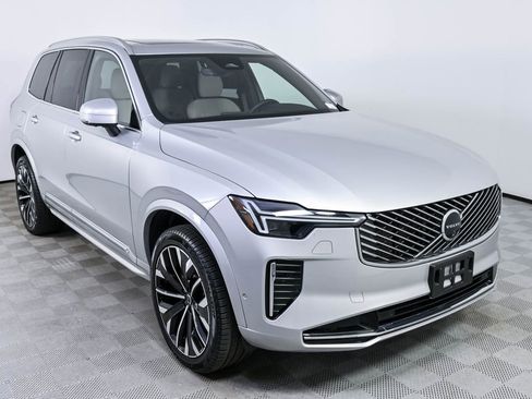 Certified 2025 Volvo XC90 B5 Plus AWD/4WD image 29