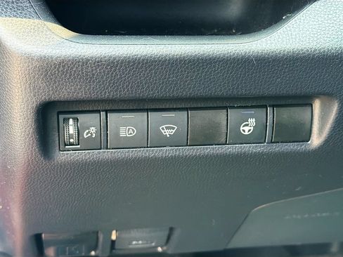 Used 2021 Toyota RAV4 XLE w/ XLE Grade Weather Package AWD/4WD image 10