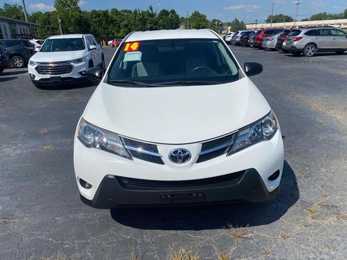 Used 2014 Toyota RAV4 LE FWD image 2