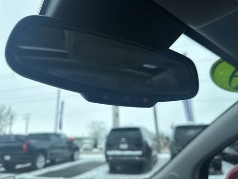 Used 2019 Chevrolet Trax LT w/ Sun & Sound Package image 34