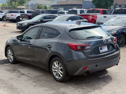 Used 2016 MAZDA MAZDA3 i Grand Touring FWD image 3