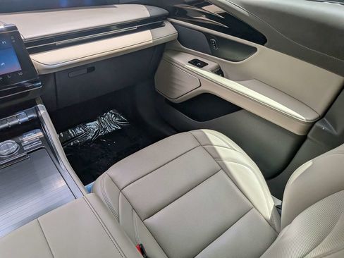 Certified 2024 Lincoln Nautilus Premier AWD/4WD image 18