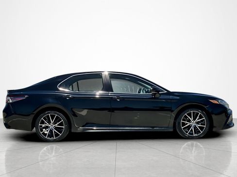 Certified 2022 Toyota Camry SE FWD image 6