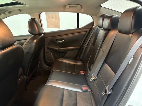 Used 2022 Nissan Sentra SR w/ SR Premium Package FWD image 20