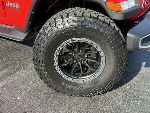 Used 2022 Jeep Wrangler Unlimited Sahara AWD/4WD image 11