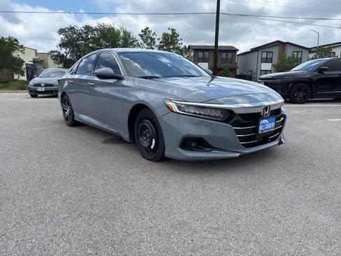 Used 2022 Honda Accord Touring image 7