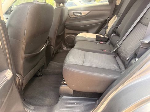 Used 2019 Nissan Rogue S w/ Special Edition Package FWD image 12