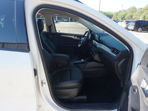 Used 2022 Ford Escape SEL w/ Technology Package FWD image 16