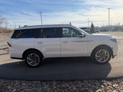 New 2026 Lincoln Navigator Reserve image 6
