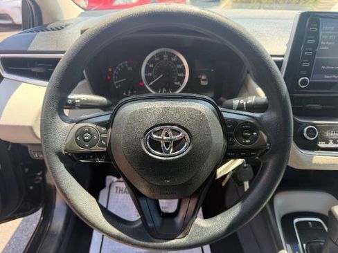 Used 2020 Toyota Corolla LE FWD image 12