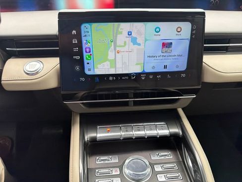 Certified 2024 Lincoln Nautilus Premier AWD/4WD image 22