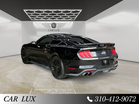 Used 2019 Ford Mustang GT RWD image 3