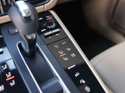 Certified 2022 Porsche Macan GTS image 26