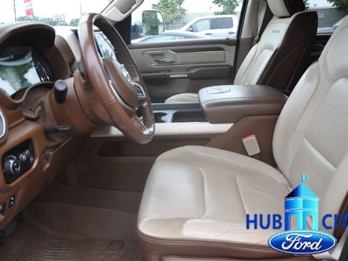 Used 2019 RAM 1500 Laramie AWD/4WD image 10