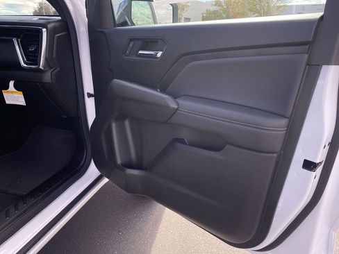 New 2026 GMC Canyon Elevation w/ Convenience Package image 40