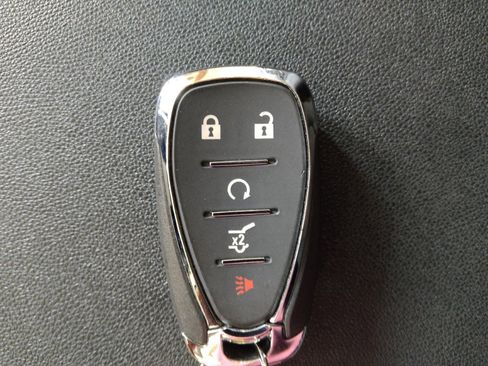 Used 2024 Chevrolet Equinox LT FWD image 32
