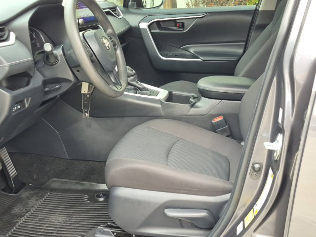Used 2024 Toyota RAV4 LE FWD image 15