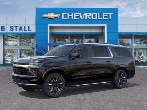 Used 2026 Chevrolet Suburban LS w/ LS Custom Edition RWD image 2