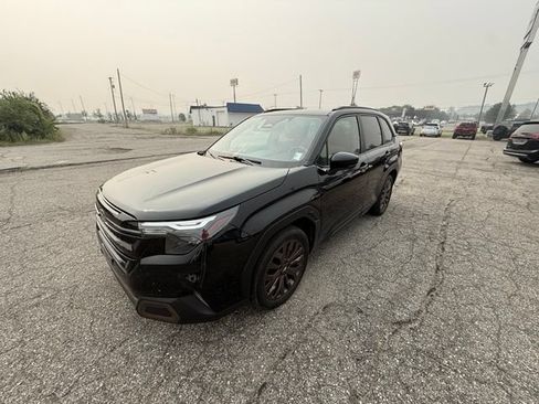 Used 2025 Subaru Forester Sport AWD/4WD image 2
